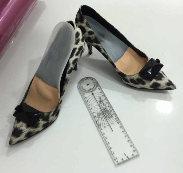 actores y actrices sufren por sus pies actores y actrices sufren por sus pies hasta que acueden a podología angel de la Rubia. Realizamos plantills personalizadas para zapatos de tacón